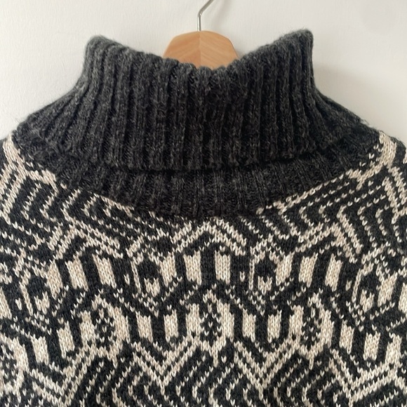 Steve Madden geometric poncho vest turtle neck black white knit OS - Picture 4 of 13